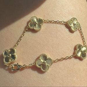 Brand new clover 15mm 18k gold plated bracelet